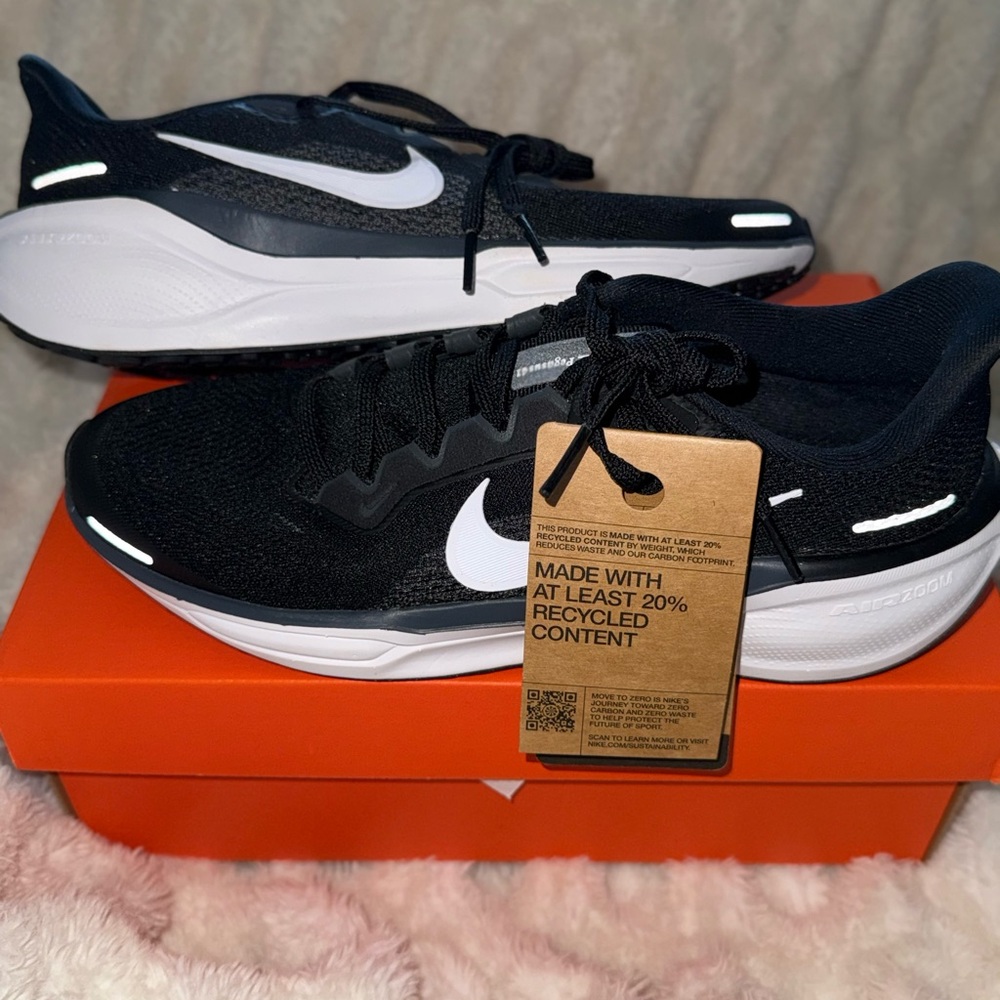 Nike Kids Sneakers Black and White